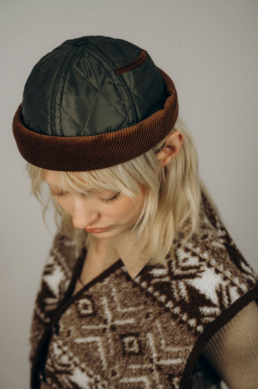 MIKI DOCKER HAT QUILTED GREEN & BROWN VELVET