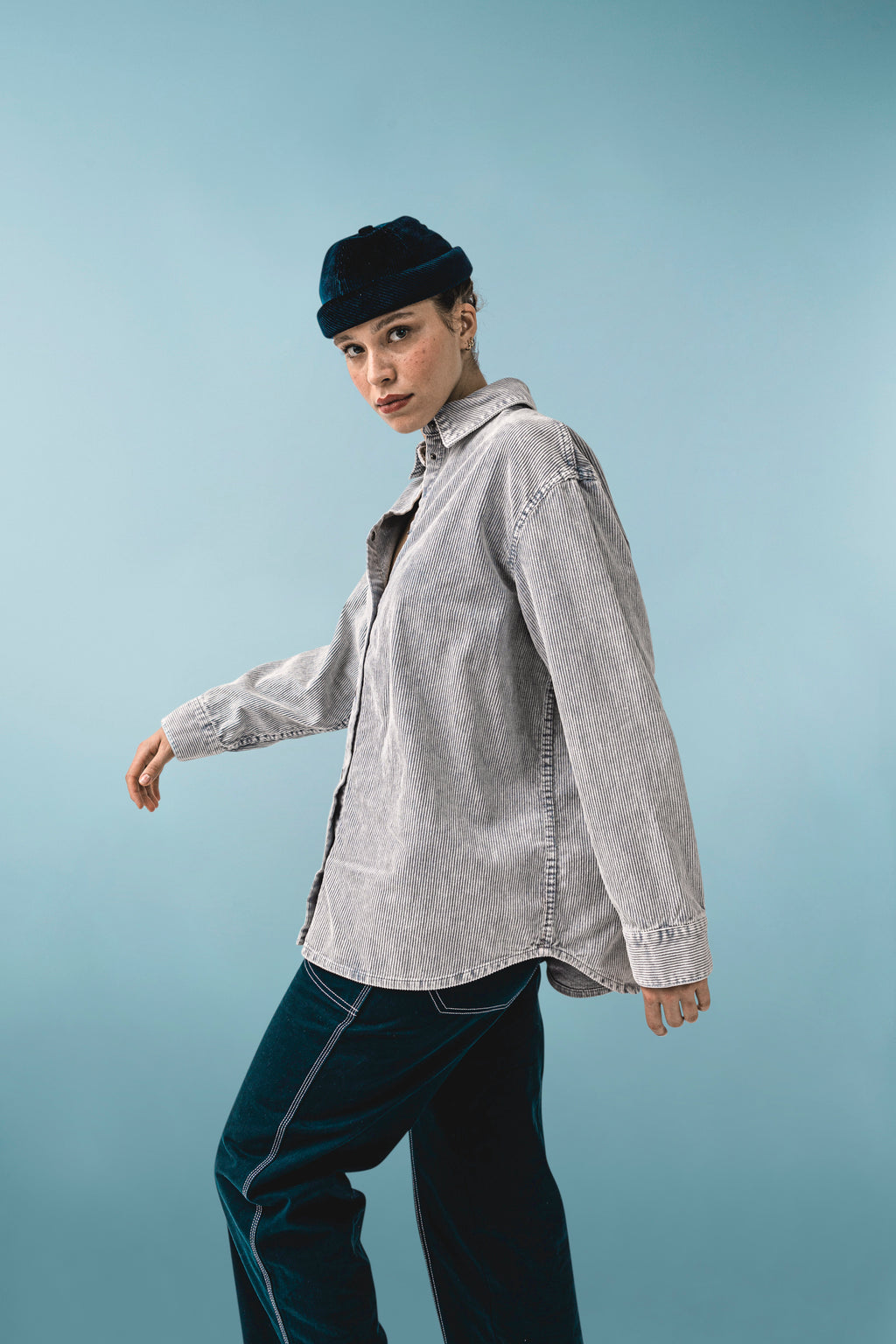 CHAPEAU DOCKER MIKI EN VELOURS ROULÉ BLEU FONCÉ