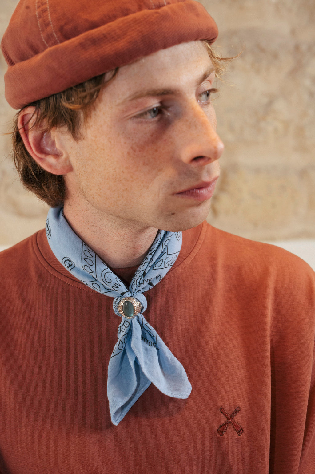 BANDANA BLEU POUSSIÈRE LAVÉ – upcyclé