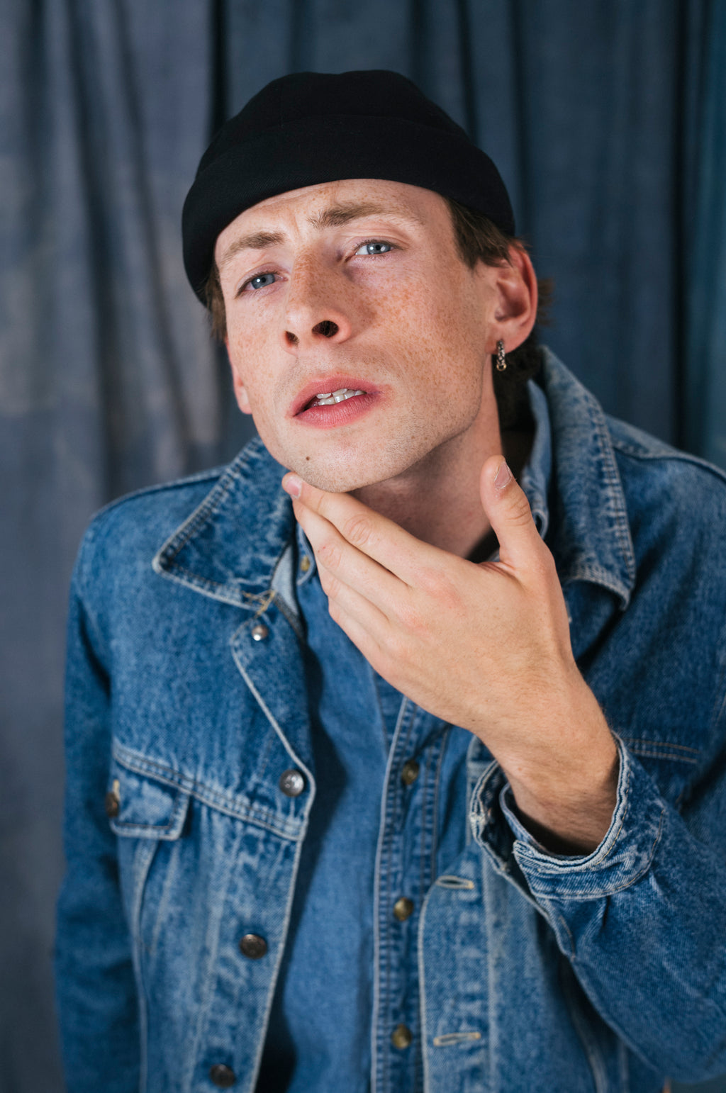 MIKI DOCKER HAT BLACK DENIM
