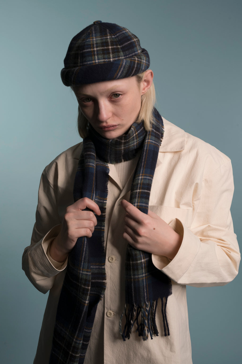 ÉCHARPE EN LAINE D'AGNEAU À TARTAN BLEU