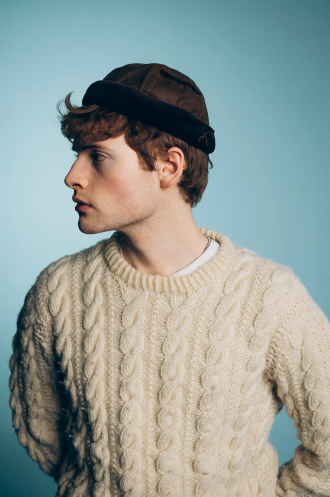 BONNET MIKI DOCKER EN COTON CIRÉ MARRON ET VELOURS