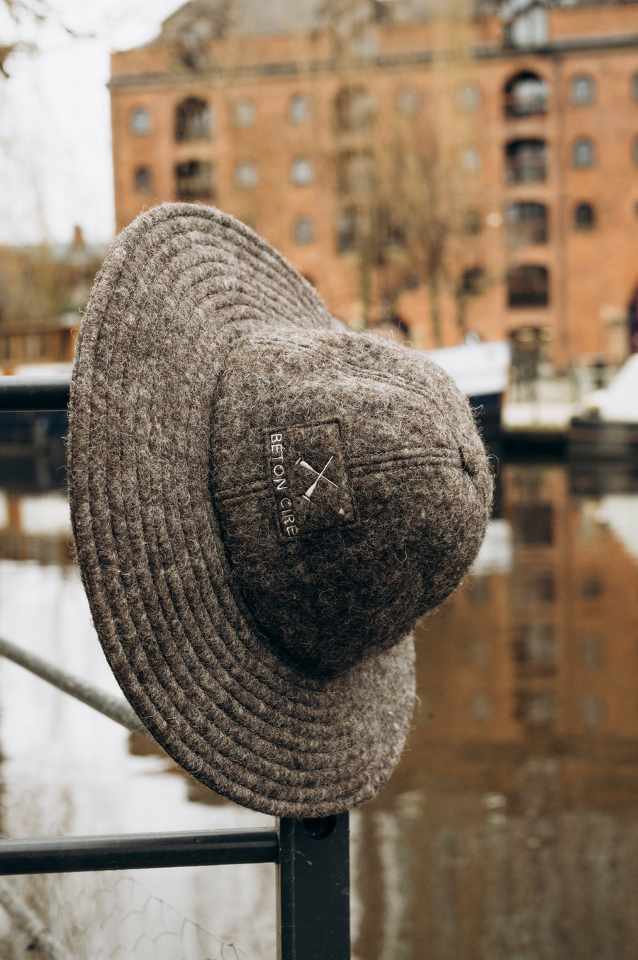 FELT ARTISANAL HAT BROWN