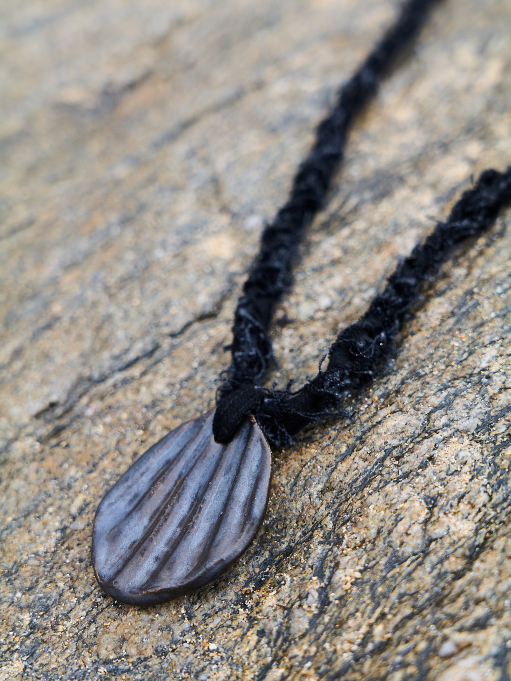 Collier Amarre noir - Édition limitée
