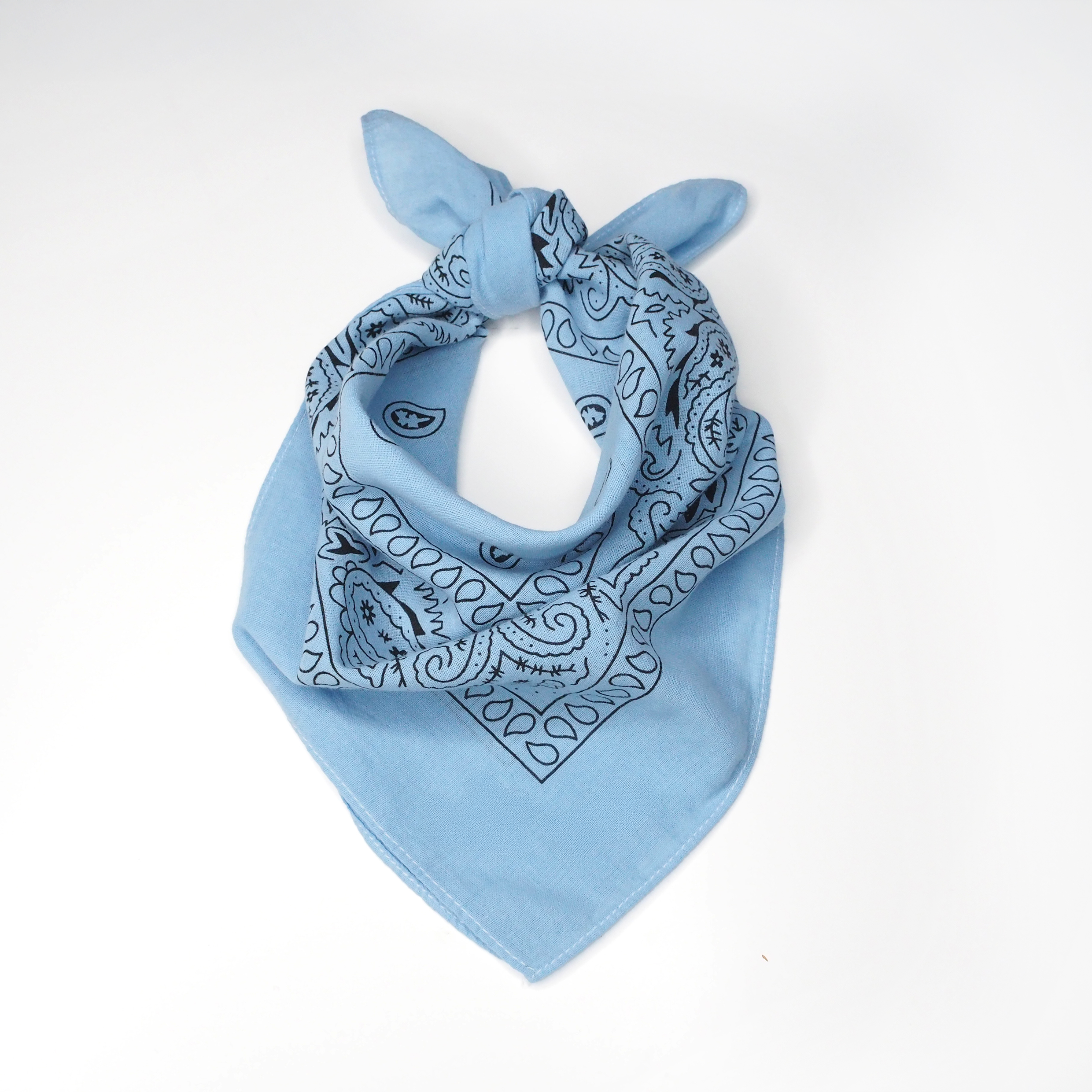 BANDANA BLEU POUSSIÈRE LAVÉ – upcyclé