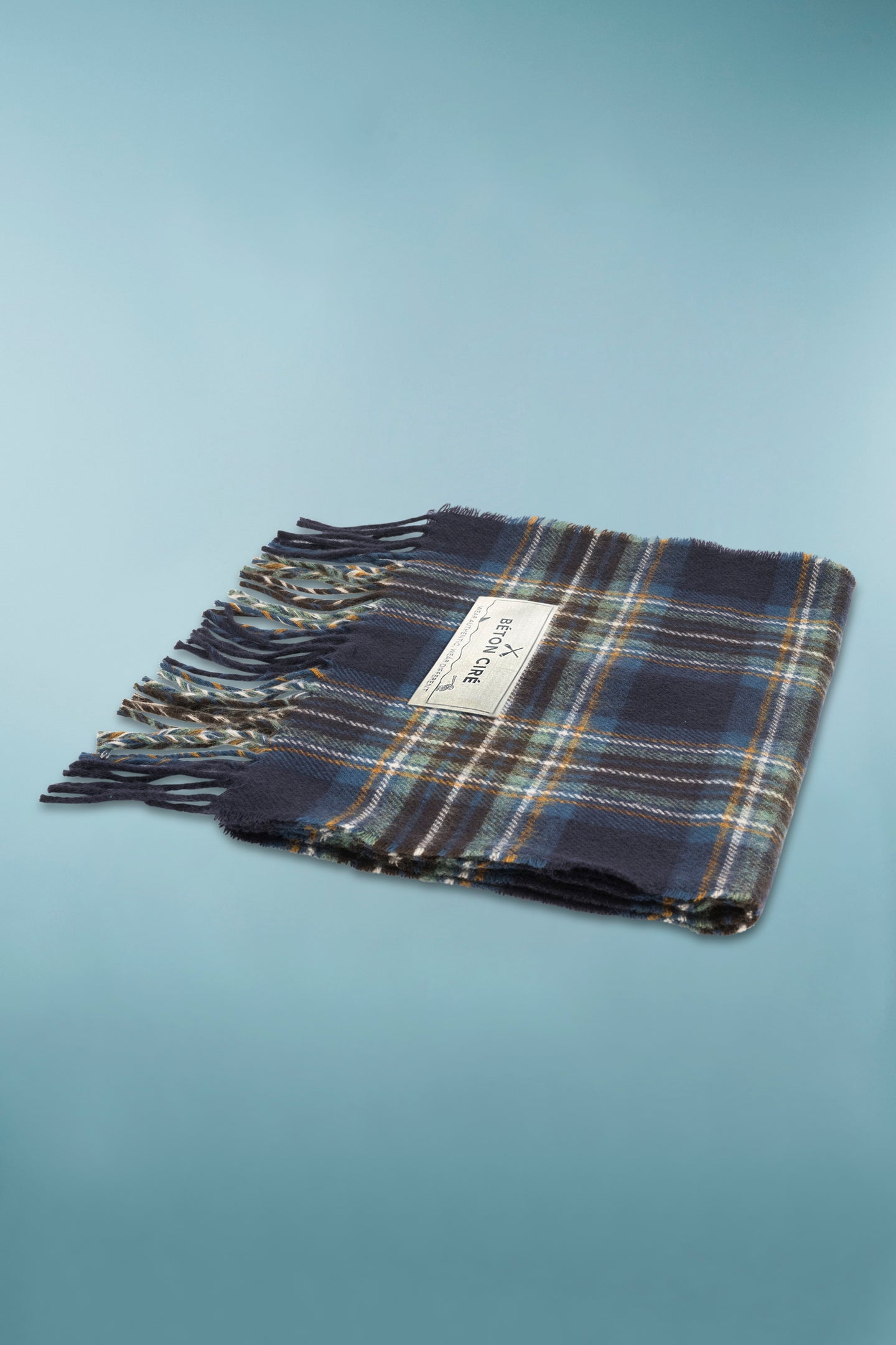 ÉCHARPE EN LAINE D'AGNEAU BLEU ÉCOSSAIS