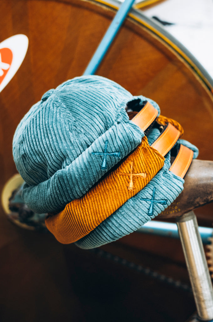 CHAPEAU DOCKER MIKI EN VELOURS CÔTELÉ AQUA